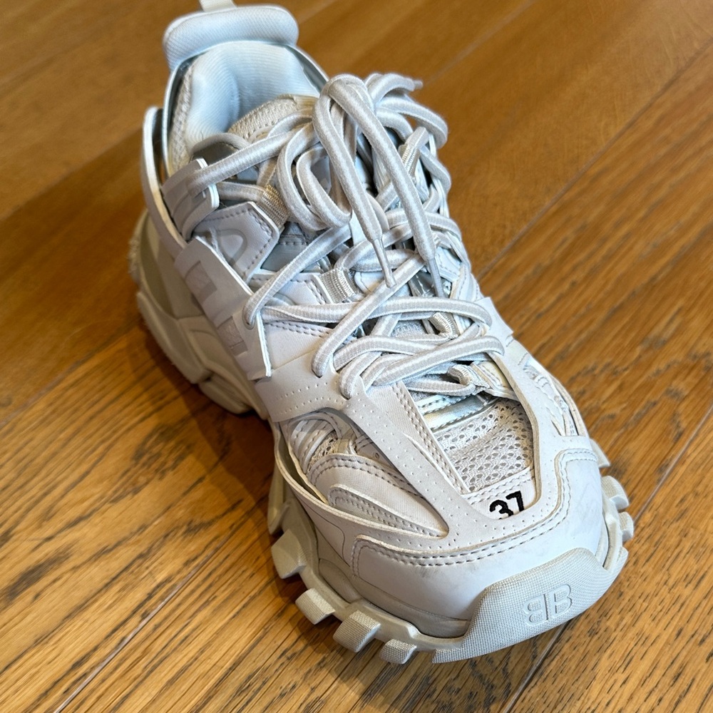 Balenciaga Off-White Chunky Sneaker